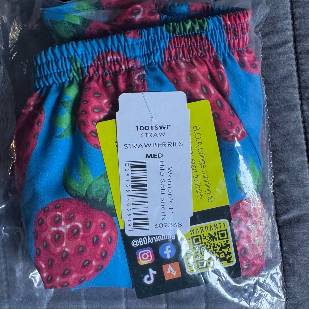 BOA Women's Elite Split Shorts - Blue Strawberry Print - Picture 3 of 4
